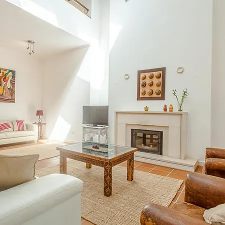 Aster Villa Charneca (Setubal)