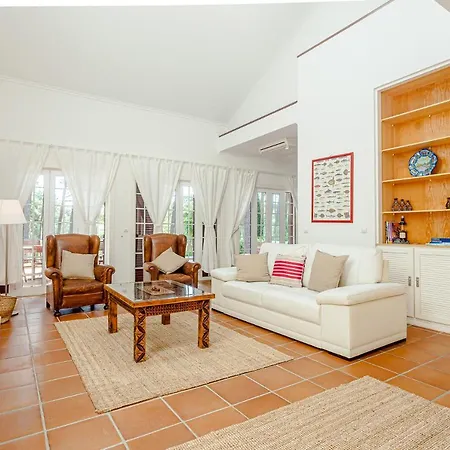 Aster Villa Charneca (Setubal)