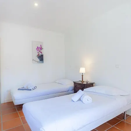 Aster Villa Charneca (Setubal)
